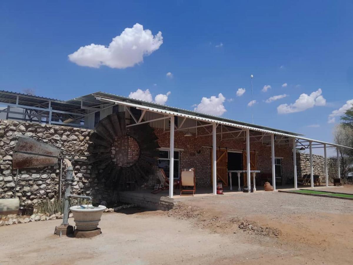 West Nest Lodge Gobabis Esterno foto
